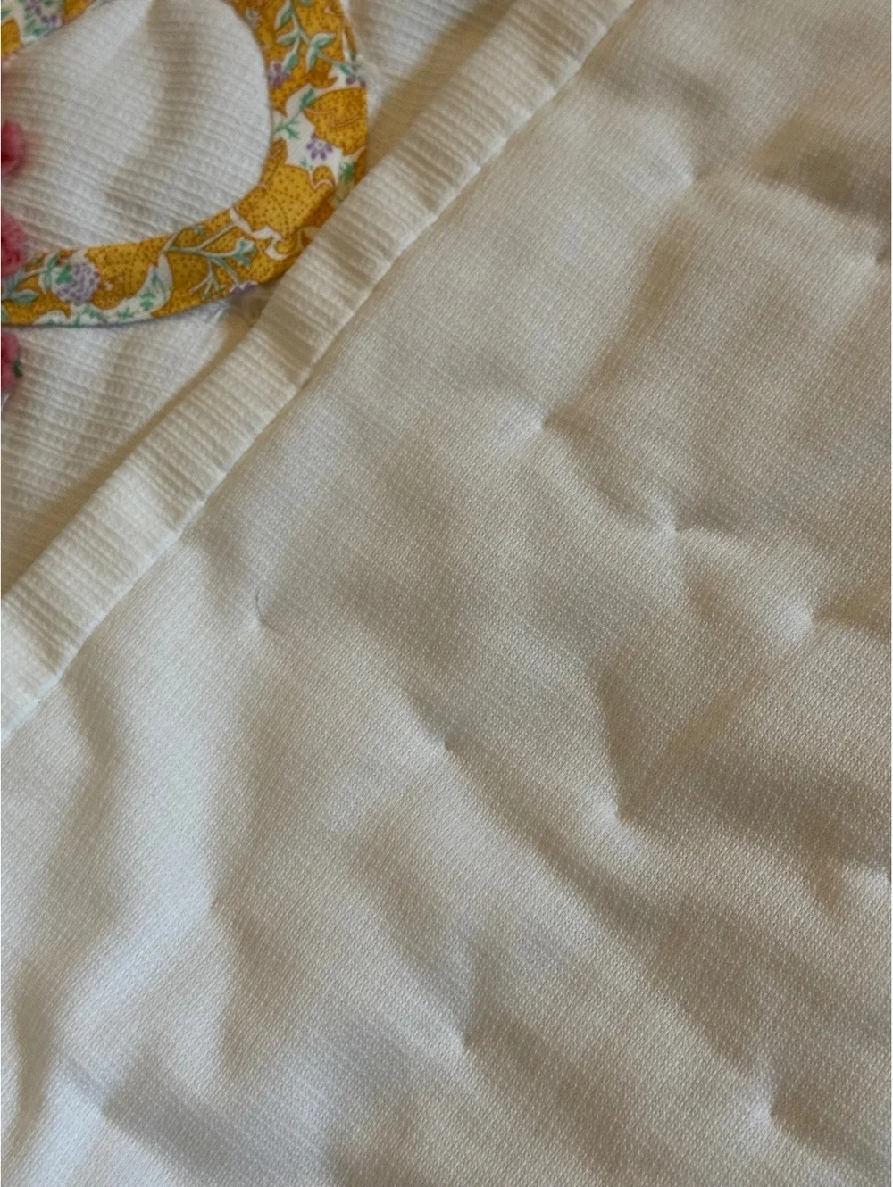 HANDMADE 40”x40” WHITE QUILT WITH YELLOW BASKETS